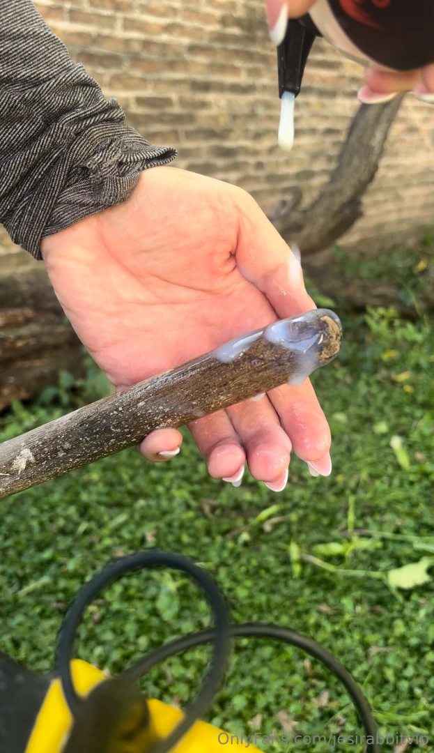 Hehe nasty in the yard 