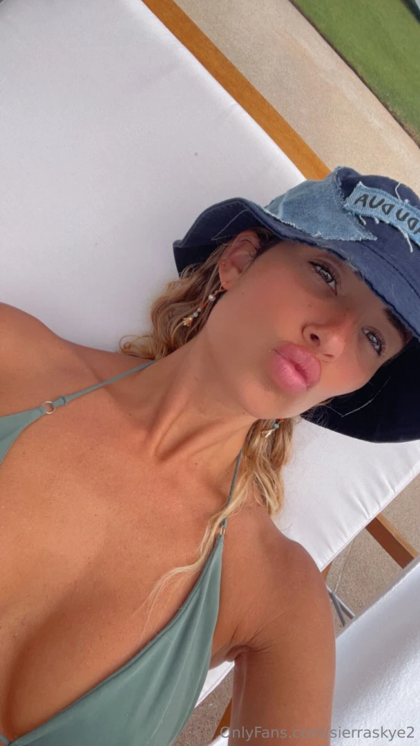 I reply faster to messages on my main acct onlyfans com sierraskye 