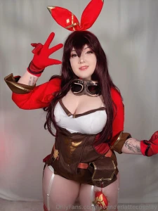 Do i look thicc enough in this cosplay part 1