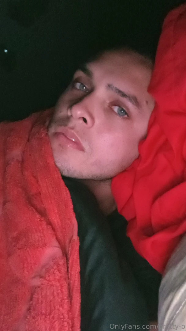 In my country it is cold who comes to warm me up 