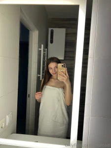 Cold vs hot contrast shower 30 seconds of cold water energy for the