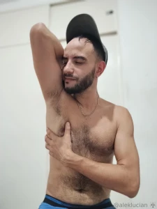 Armpits tongue and lots of sweat onlyfans com aleklucian