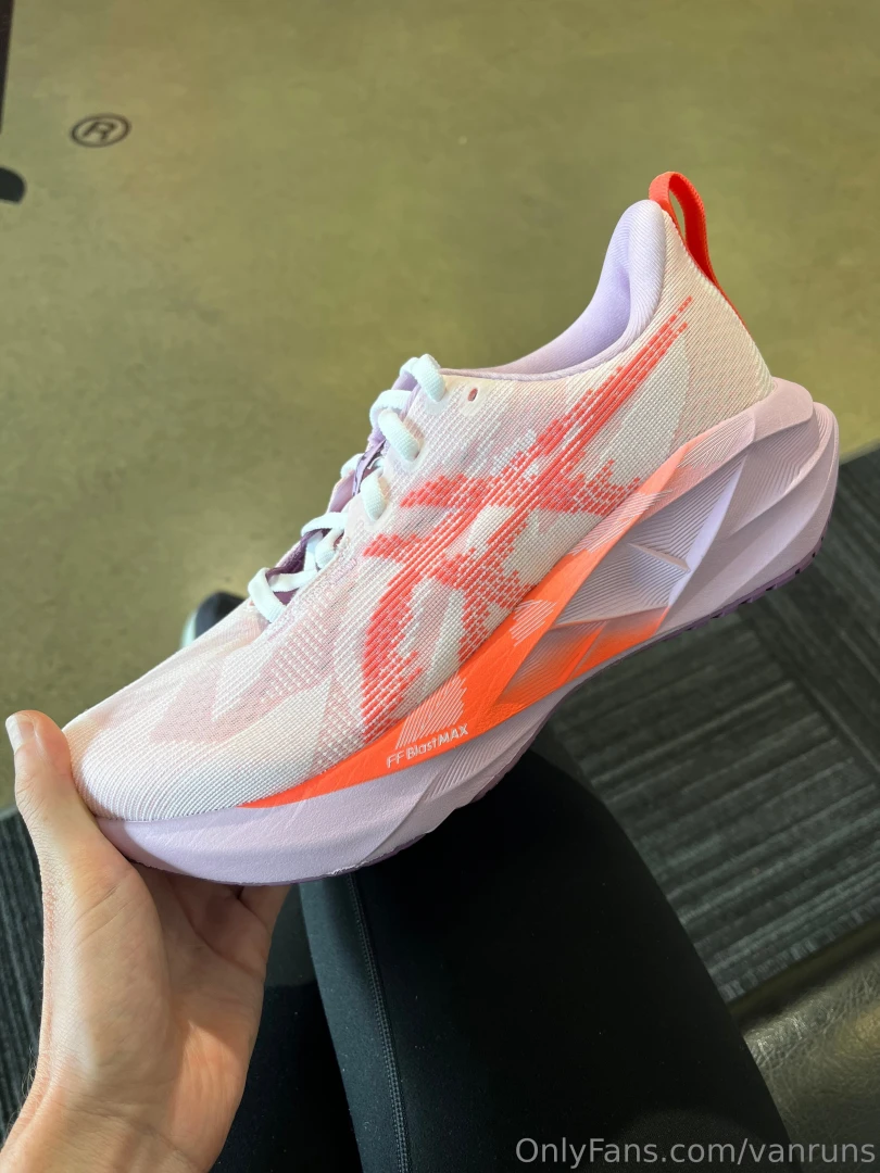 Would anyone like to see me in these asics novablast 5 