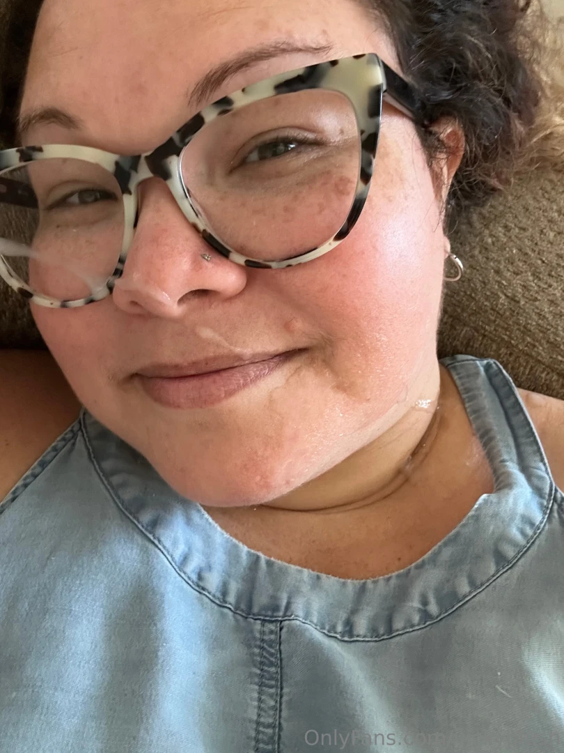 Every time i show him my pregnant photos he nuts 