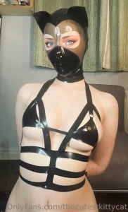 My latex hood from gumique part 3