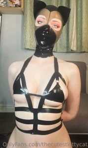 My latex hood from gumique part 6