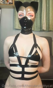 My latex hood from gumique part 12