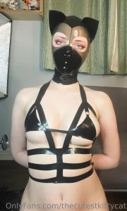 My latex hood from gumique part 17