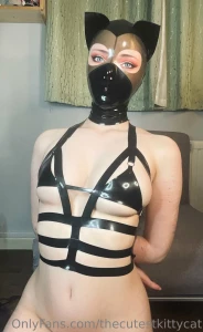 My latex hood from gumique part 19
