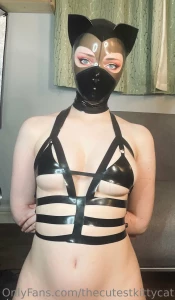 My latex hood from gumique part 24