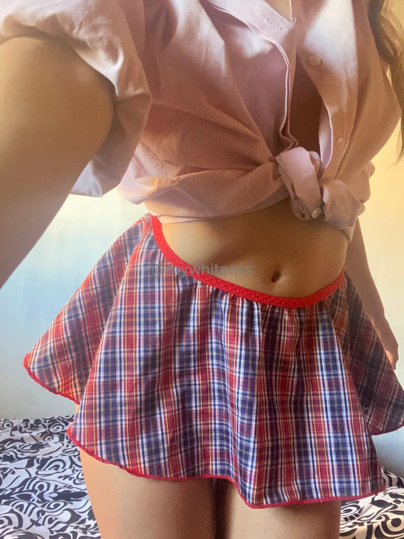 Baby i tried to keep my butt from showing but it s impossible the 