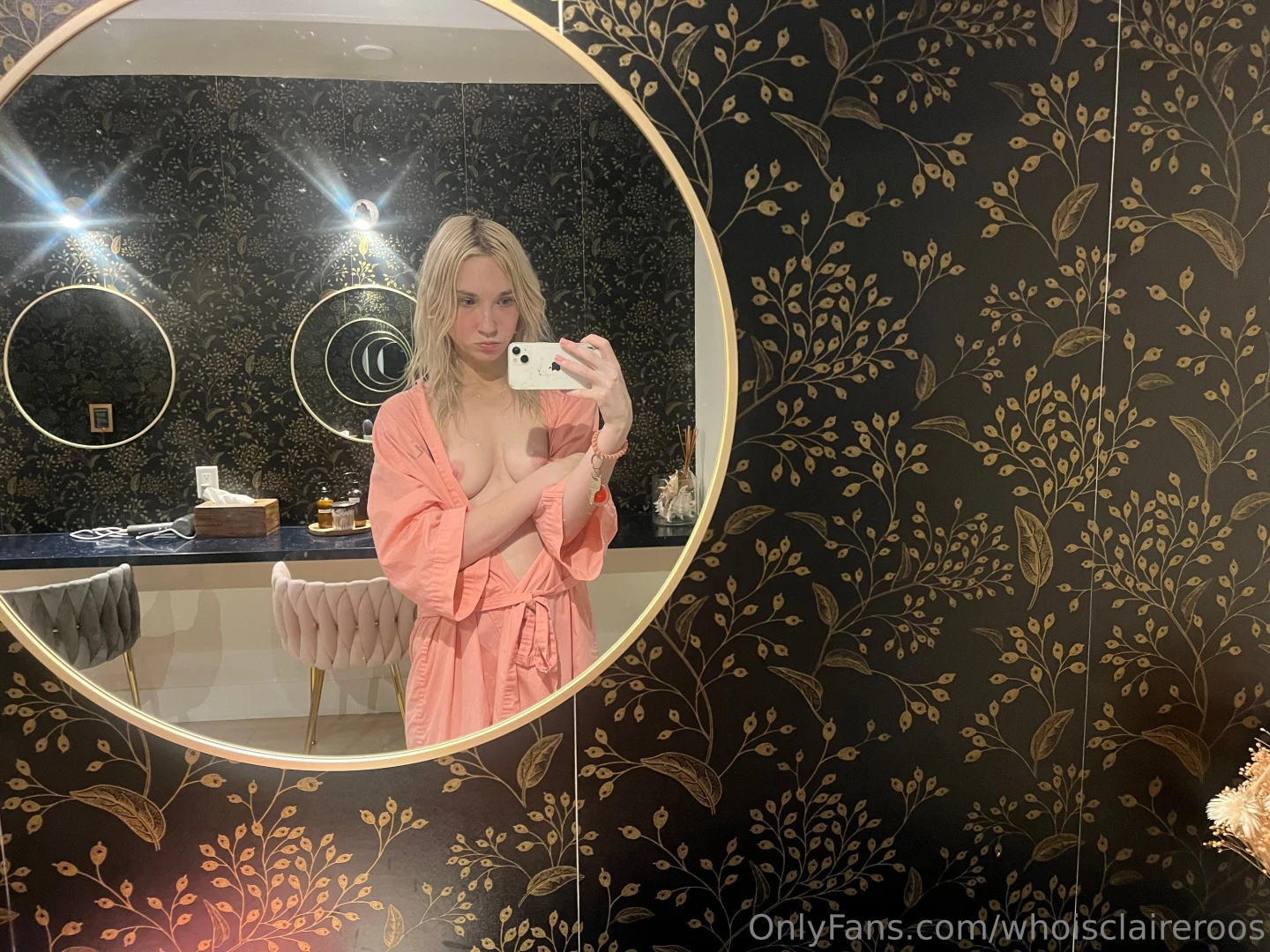 I wonder if anyone in the spa saw me 