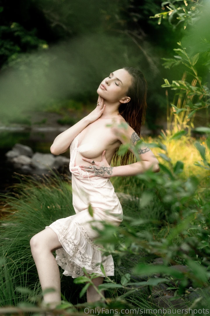 Here s gwen at the river the dress comes off before going in full nsfw part 1 