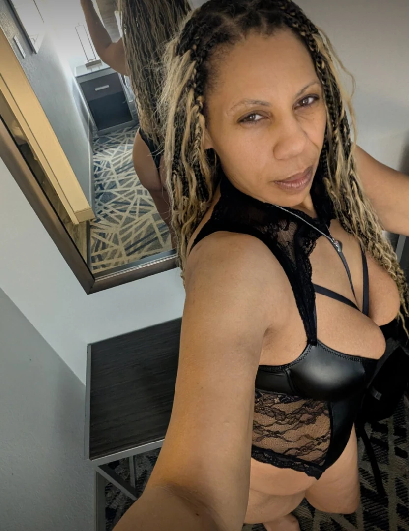 Enter the domain of daenerys phoenix daenerysphoenix welcome lover i m 