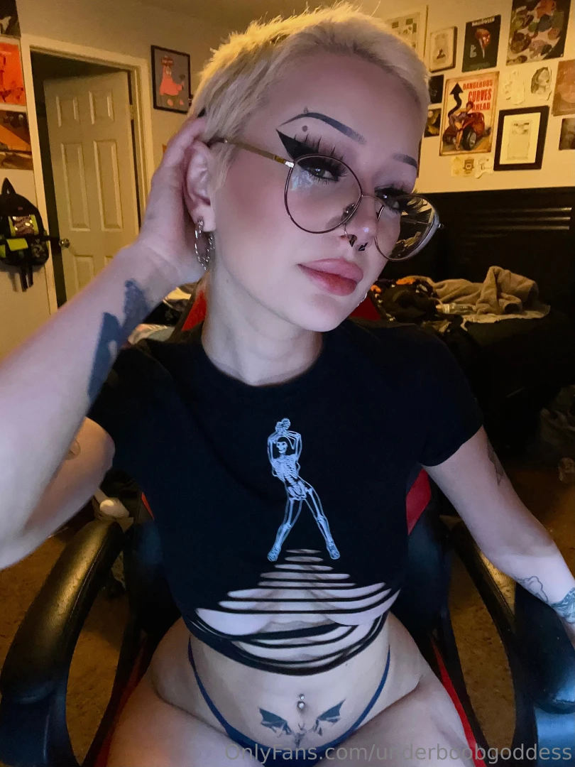 You find me in your room at your desk like this what are you doing to 