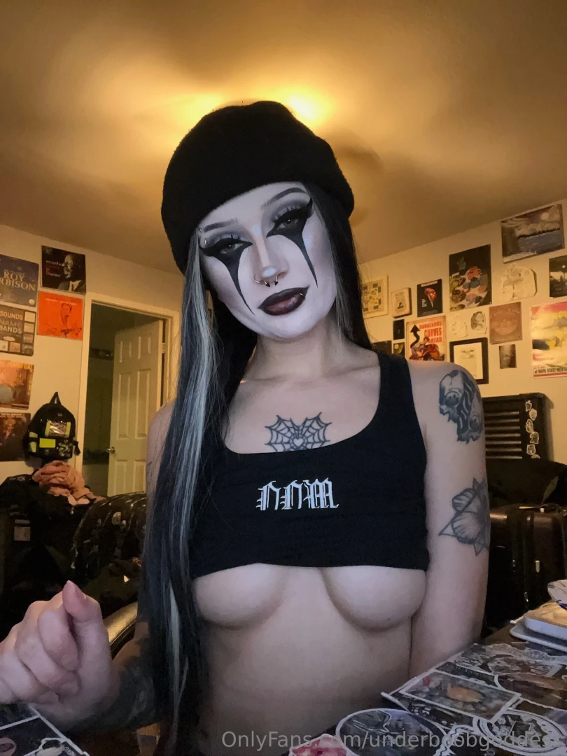 Painted like ur favorite sin 