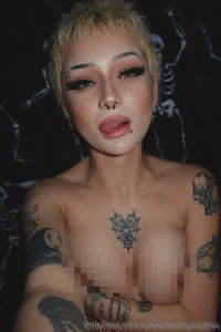 This bed is missing something i think its u