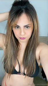 A moment of play with my beautiful and natural tits you want to see my