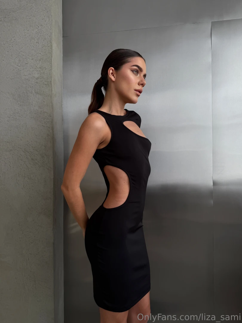We photographed an interesting dress today if you wear this on a date 