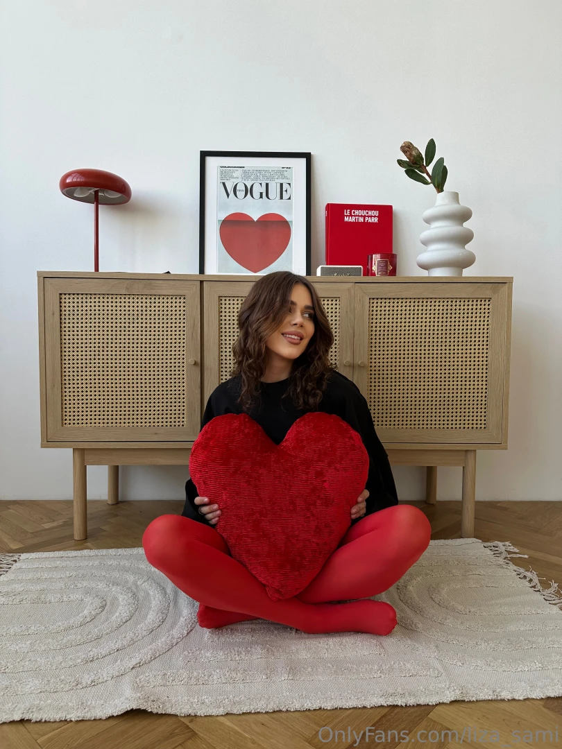 Who loves gifts the most that s right it s me i hope this new year 