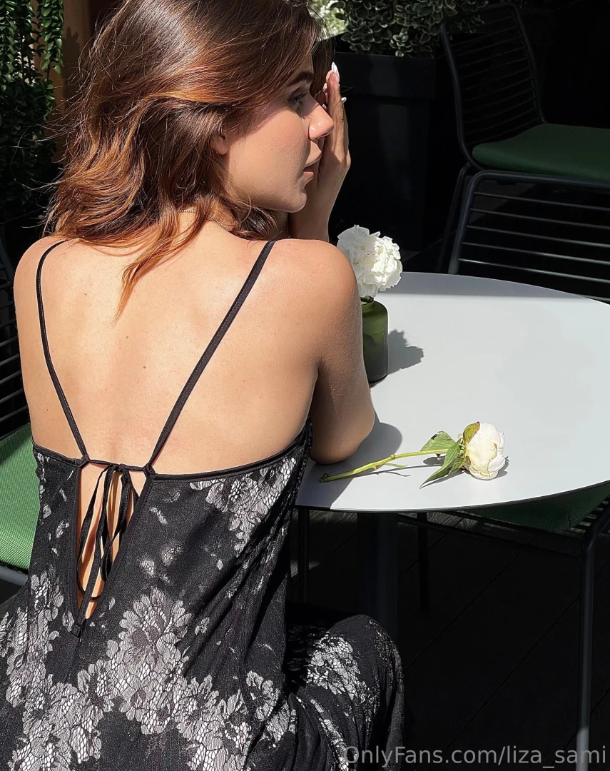 When the sun loves my back i miss it so much now it s sad without 