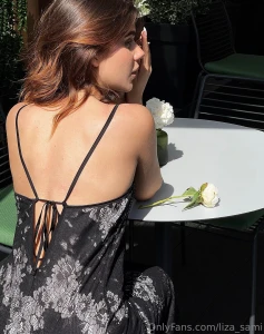 When the sun loves my back i miss it so much now it s sad without