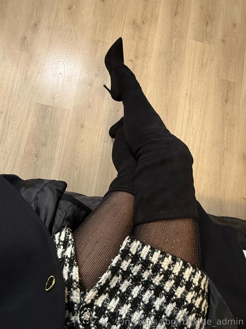 I d be waiting for you with my legs crossed p 