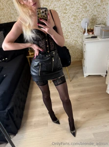 Rate 1-10 this black outfit or come tell me private part 1