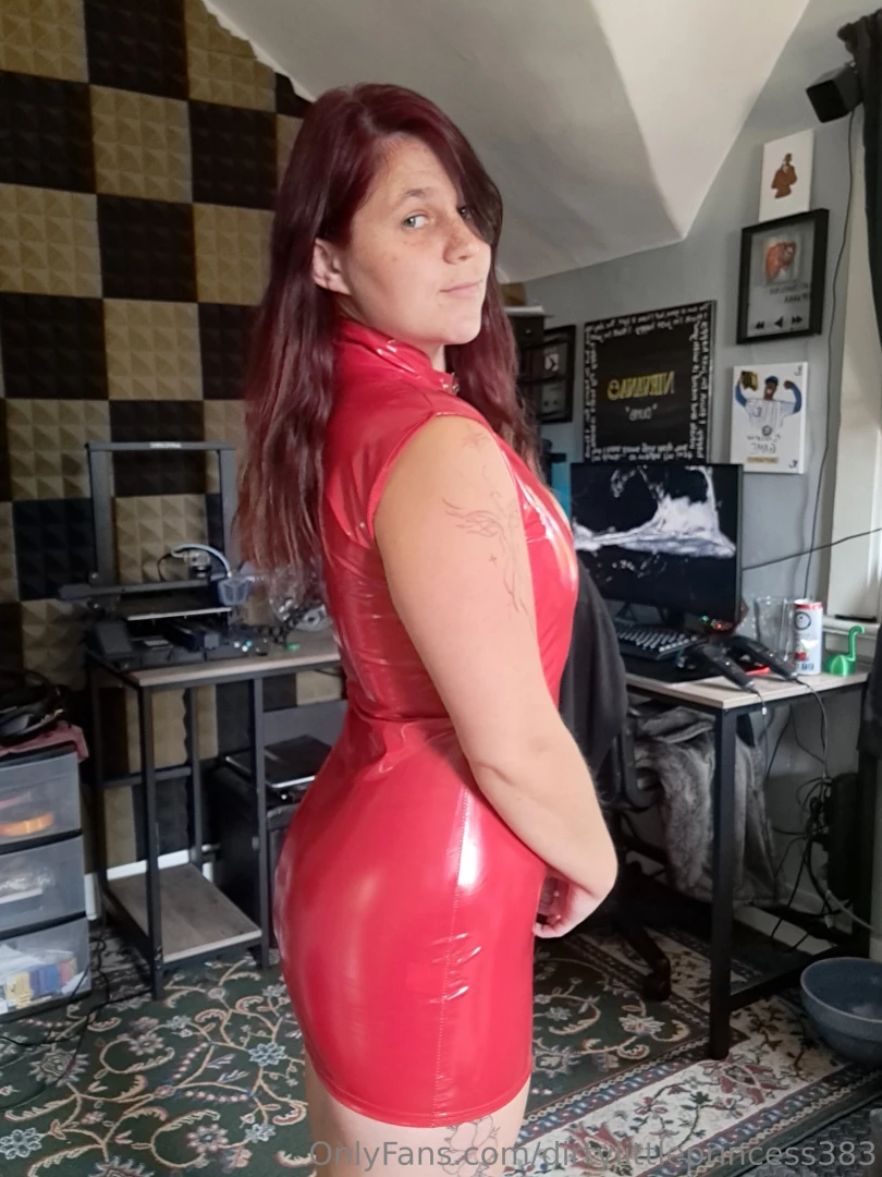 I might be obsessed with this dress part 2 