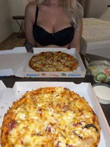 Jetzt lecker essen was wohl der nachtisch ist