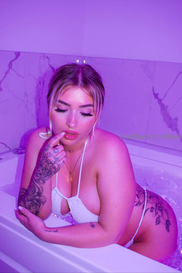 Schickt deine freundin dir regelm ig nudes auf linaflava_privat 