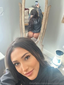 Not your average mirror selfie is this a proper hangout at home outfit part 1