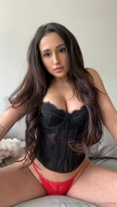 Online right nowwww and kind of lonely keep me company in the dms