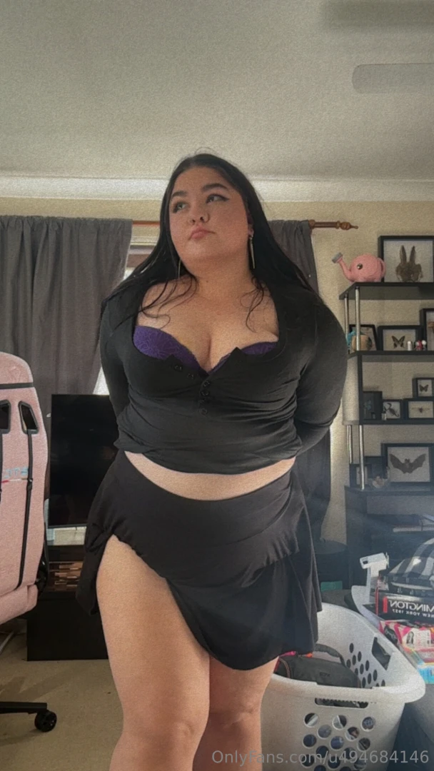 Feeling cute today do you like my outfit baby 