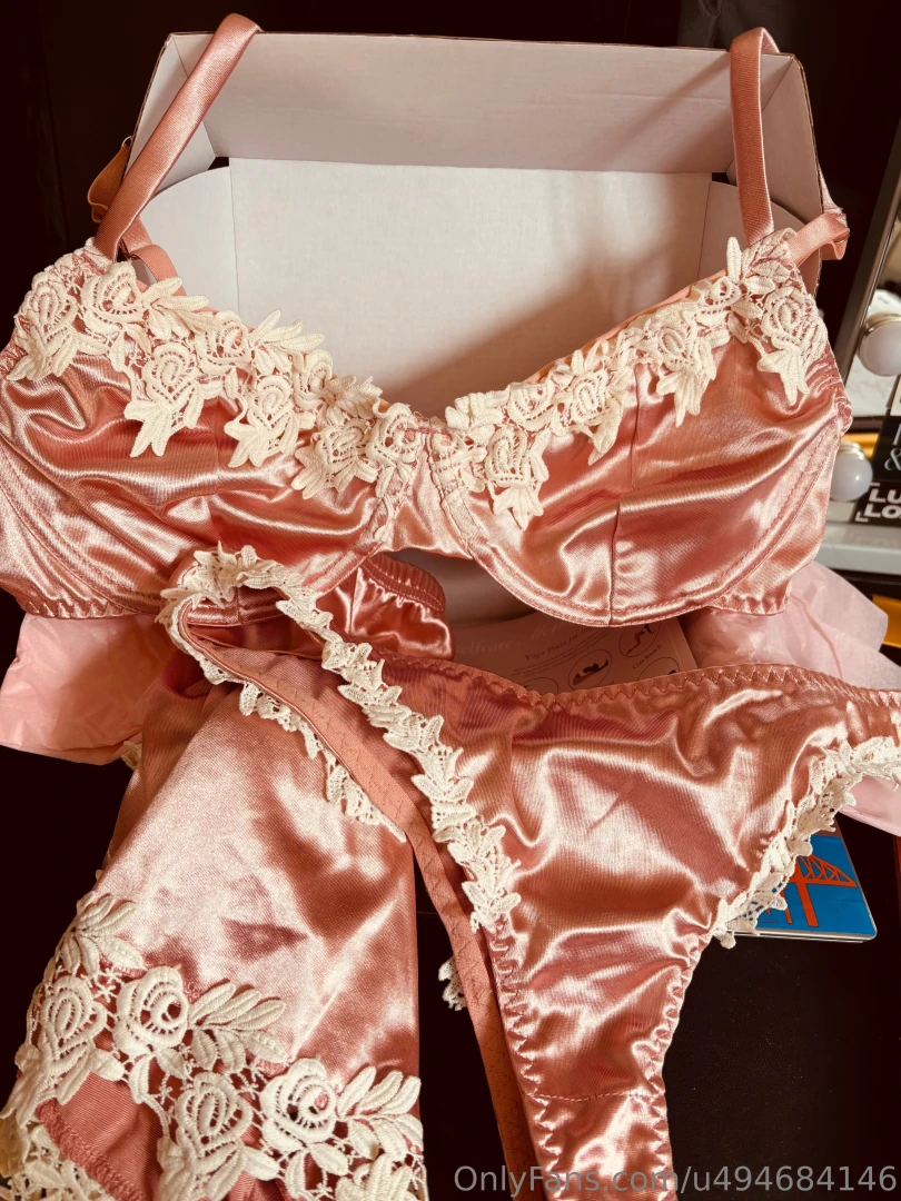 Monthly lingerie box unboxing and try on haul x 