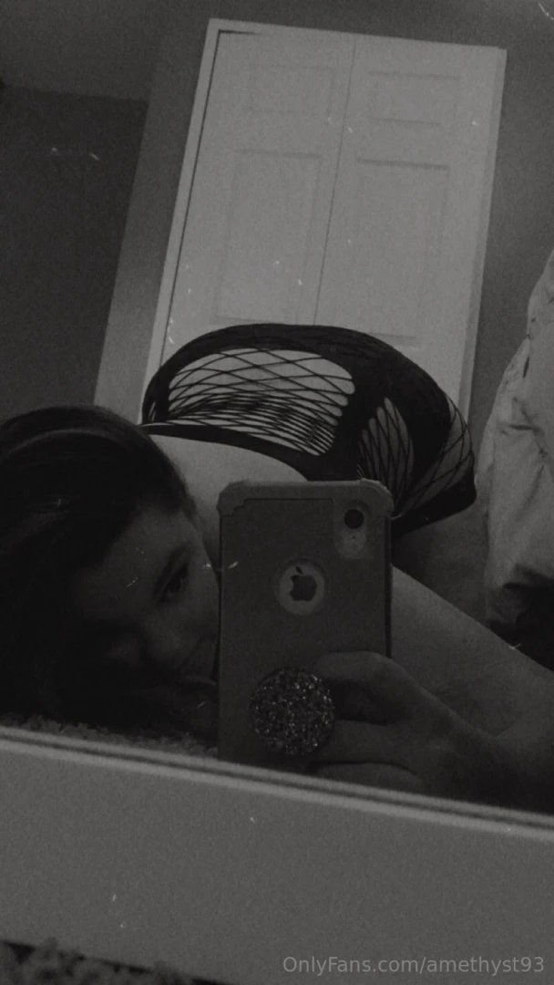 Backshots while you make me watch how pretty i look taking it in this 