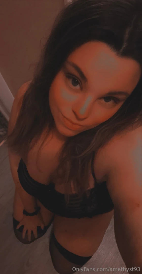 Do i look pretty down here on my knees for you daddy 