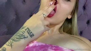 Ojal no fueran mis dedos part 1