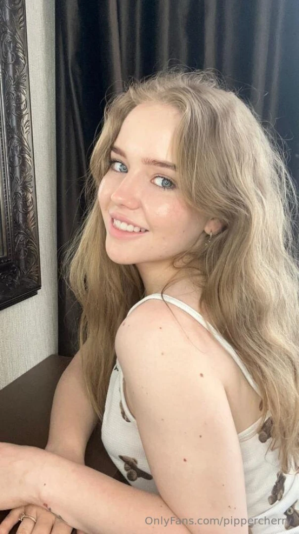 Amelliaaa she s a sweet innocent sex lover who just turned 19 with big part 10 