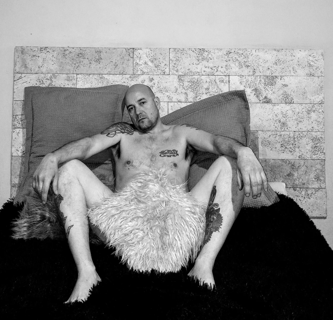 While i wait for you i think about some things 