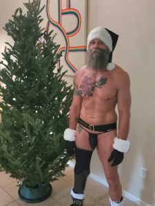 I know it s kind of late but santa got his christmas today now santa