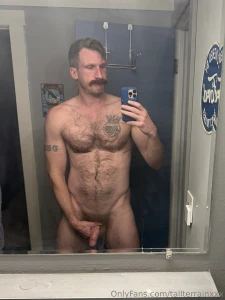 This was some nice bathroom lighting needed to capitalize