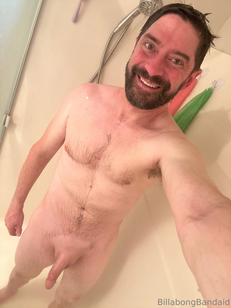 Who would be interested in a paid page i d post all my nudes and every 