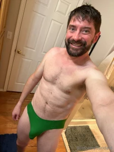 So i was messing around with an ai video creator who wants to see the