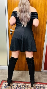 The longer the day gets the hornier i get omg hotwife beautiful