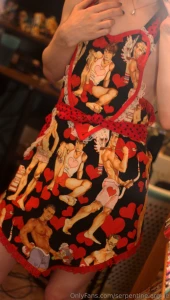 Made myself a fun apron with some pinup fabric i found some while back part 2