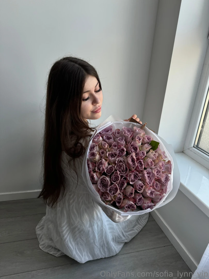 Flowers look good on me don t they 