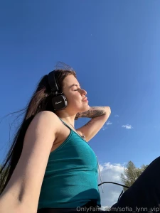 I m that person who can t live without music part 1