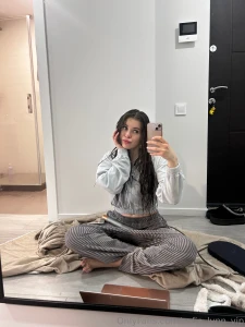 Yeah i like to work in front of the mirror