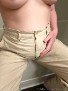 The way the fabric pulls at my belly part 1